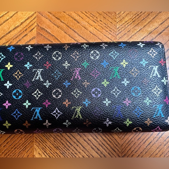 Authentic Louis Vuitton Monogram Multicolor Noir
Sarah Women's Wallet - Picture 3 of 9